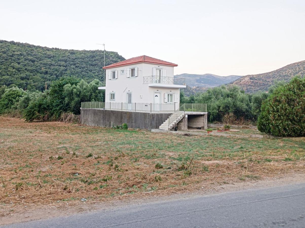 Zoi'S Hοuse.Vacation Home In Mani Near Vathi Beach Екстериор снимка